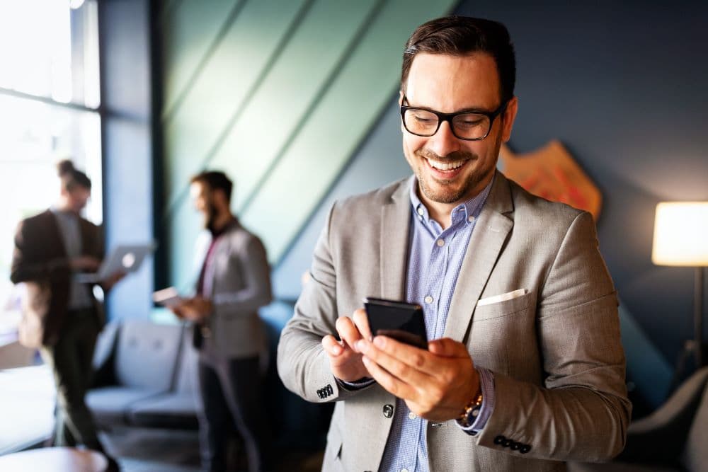 7 FAQs About Cellular Repeaters for Office Buildings