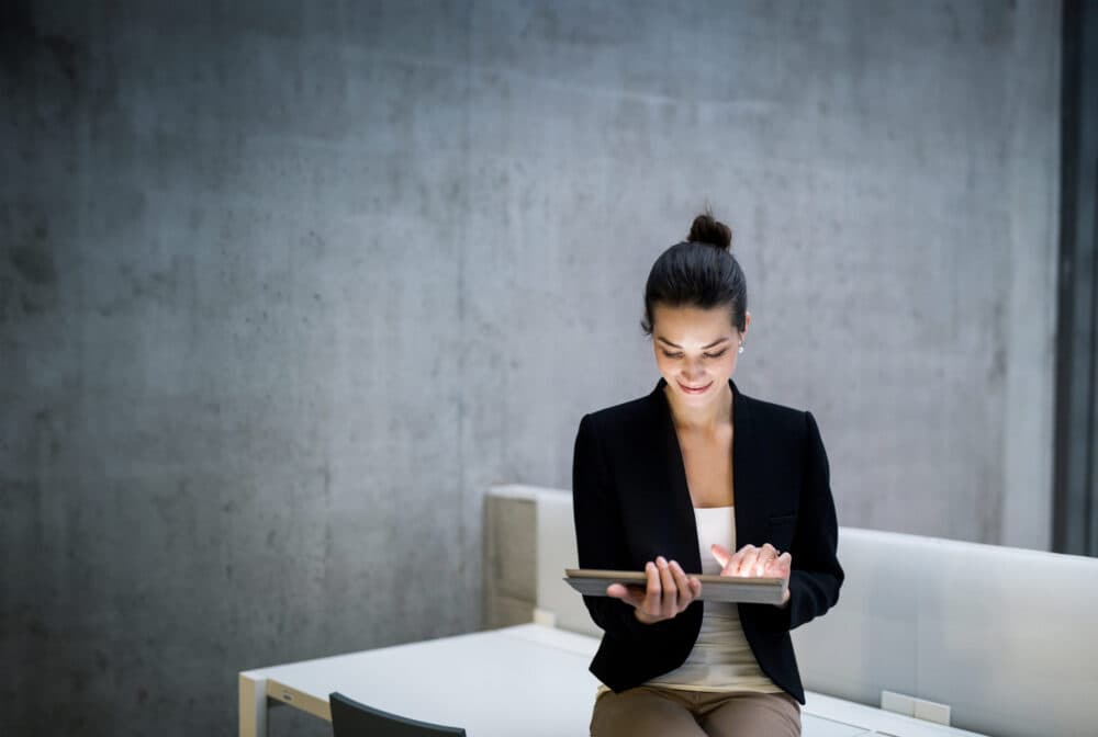 Left to Their Own Devices: Top Complaints About BYOD Among IT and Facilities Leaders 