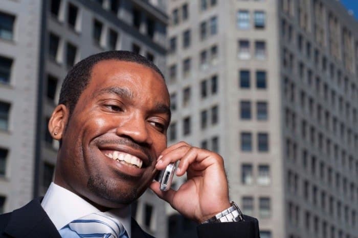 3 Ways Commercial Cell Phone Amplifiers Improve Customer Experience for Retailers